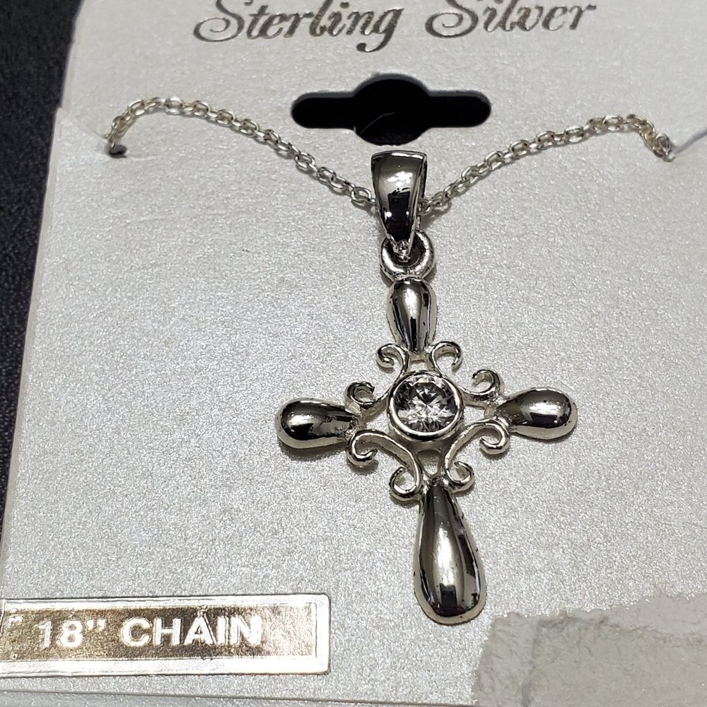 Sterling silver cross pendant necklace 18"